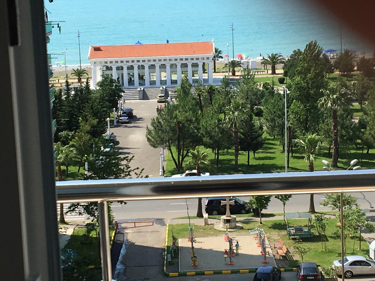 Apt Khimshiashvili 11 Appartement Batoemi Buitenkant foto