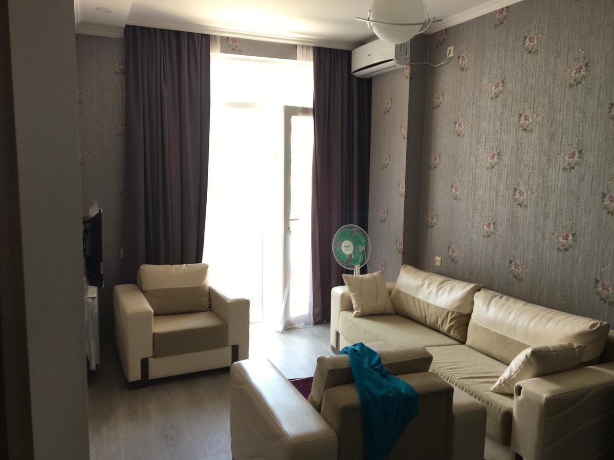 Apt Khimshiashvili 11 Appartement Batoemi Buitenkant foto
