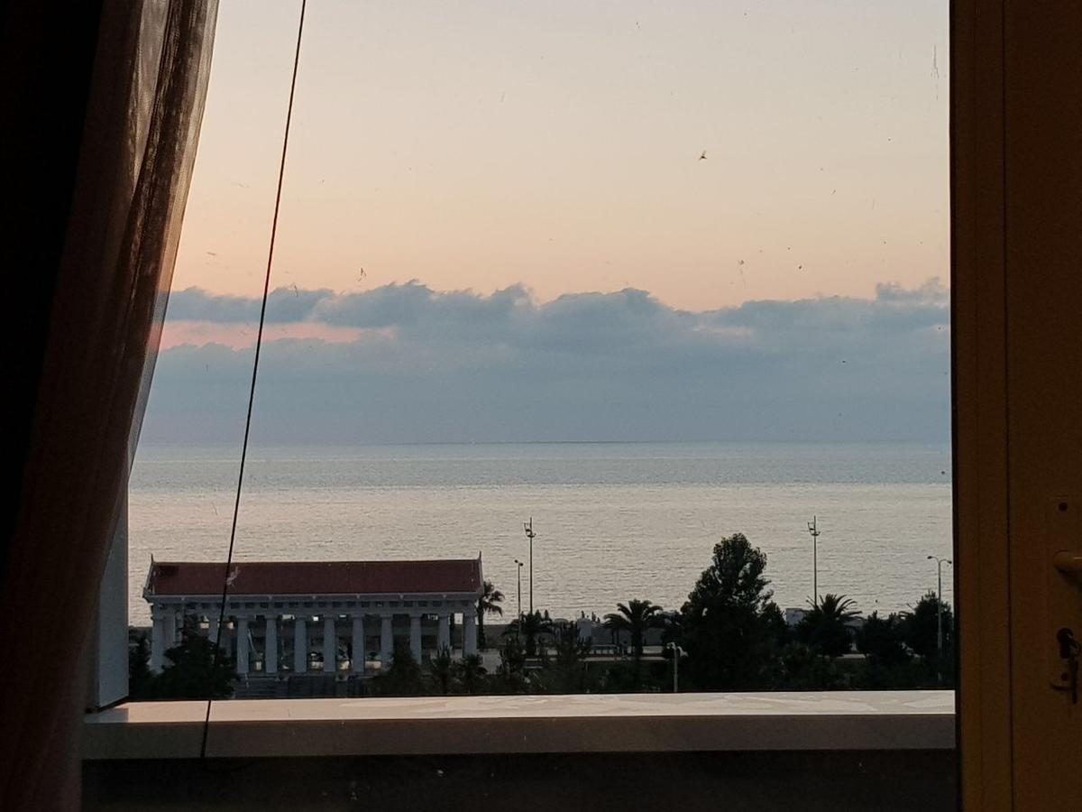 Apt Khimshiashvili 11 Appartement Batoemi Buitenkant foto